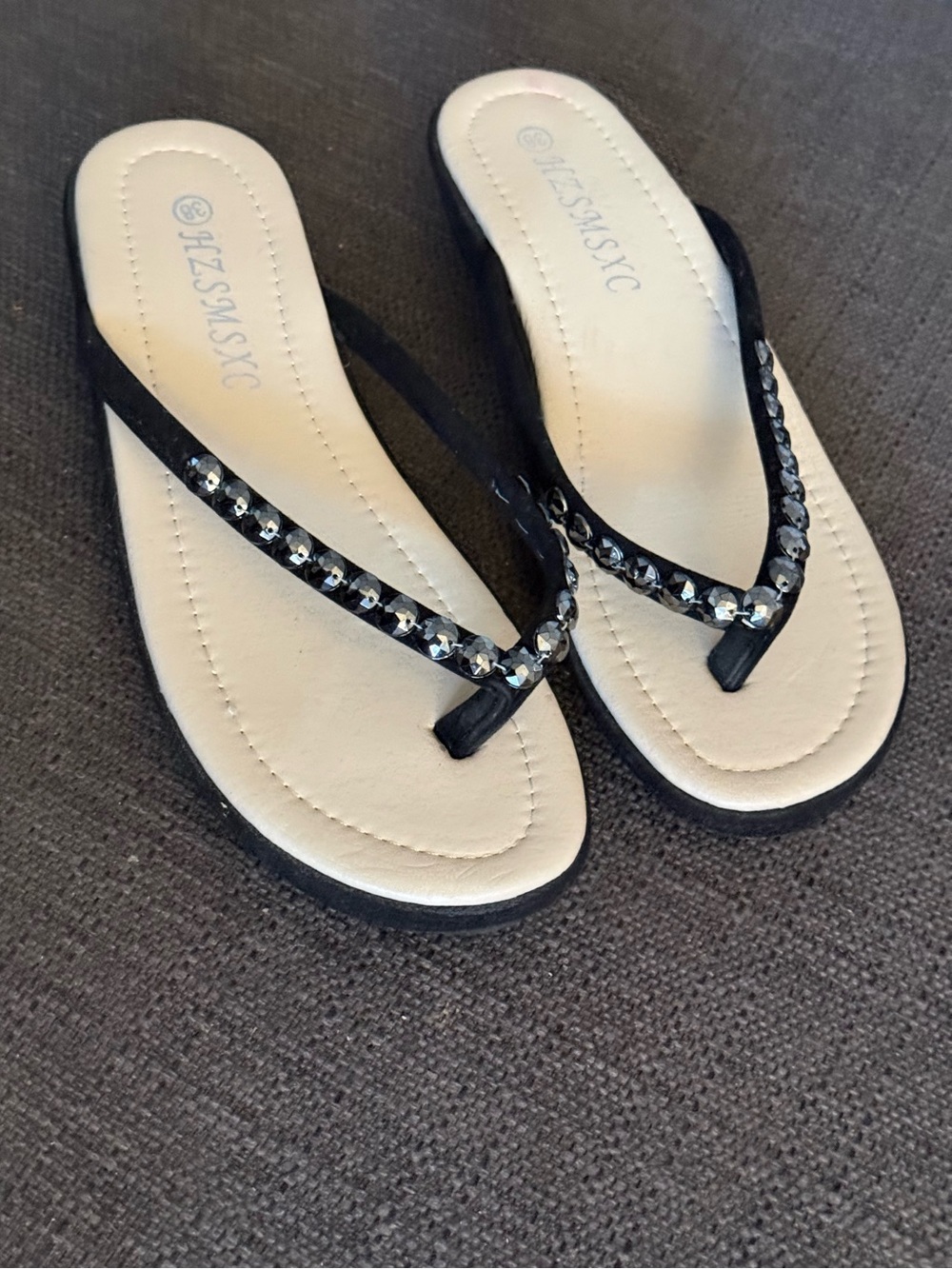 Beaded Black Flip-Flop Sandals - Women's Casual Beach Slides